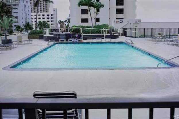 French Banyan Hotel Honolulu Exterior photo